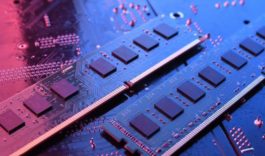 從DDR4退場到DDR5/HBM接力：存儲芯片產(chǎn)業(yè)正經(jīng)歷怎樣的一場洗牌？